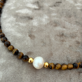 Collar perla barroca y ojo de tigre