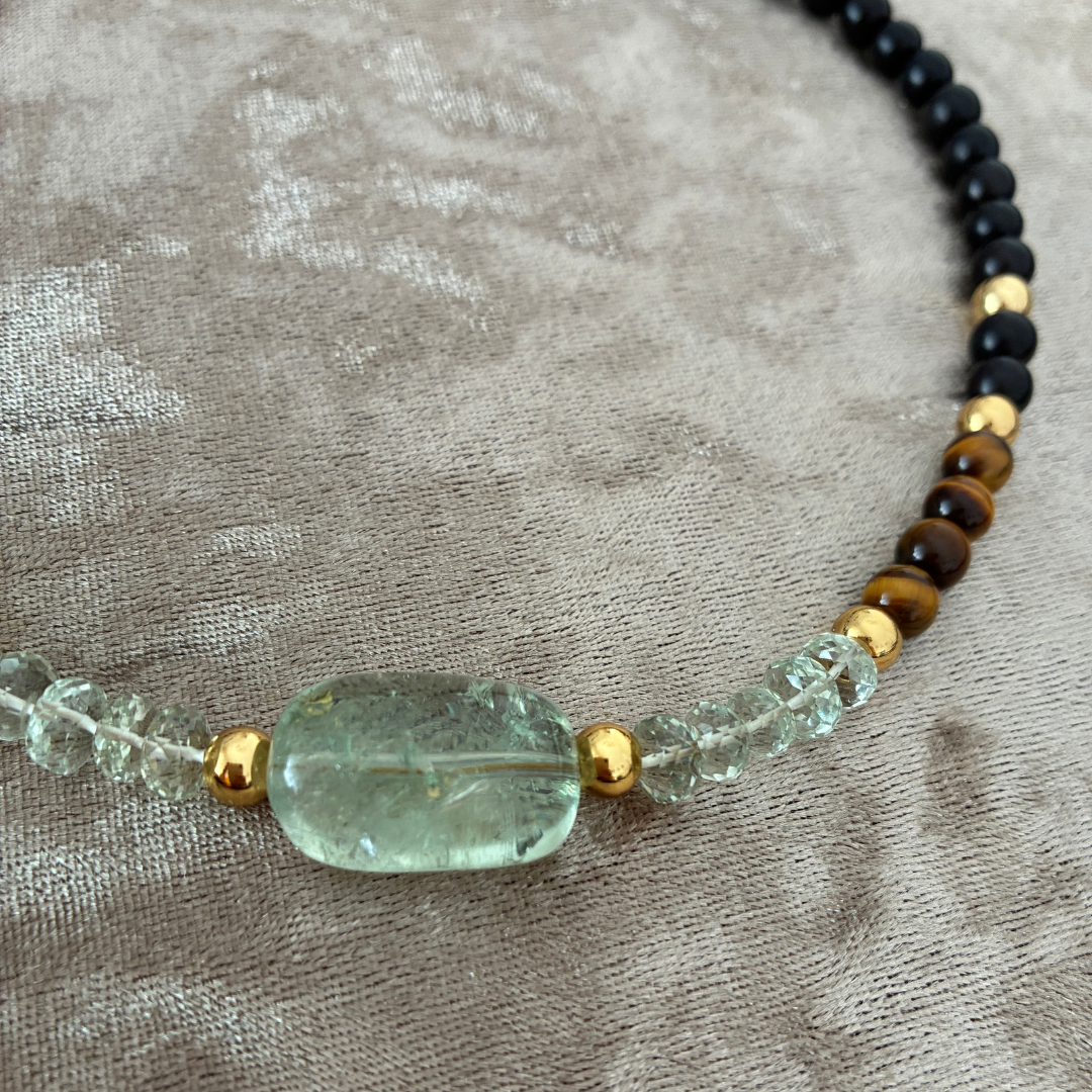 Collar prasiolitas, ojo de tigre y ébano